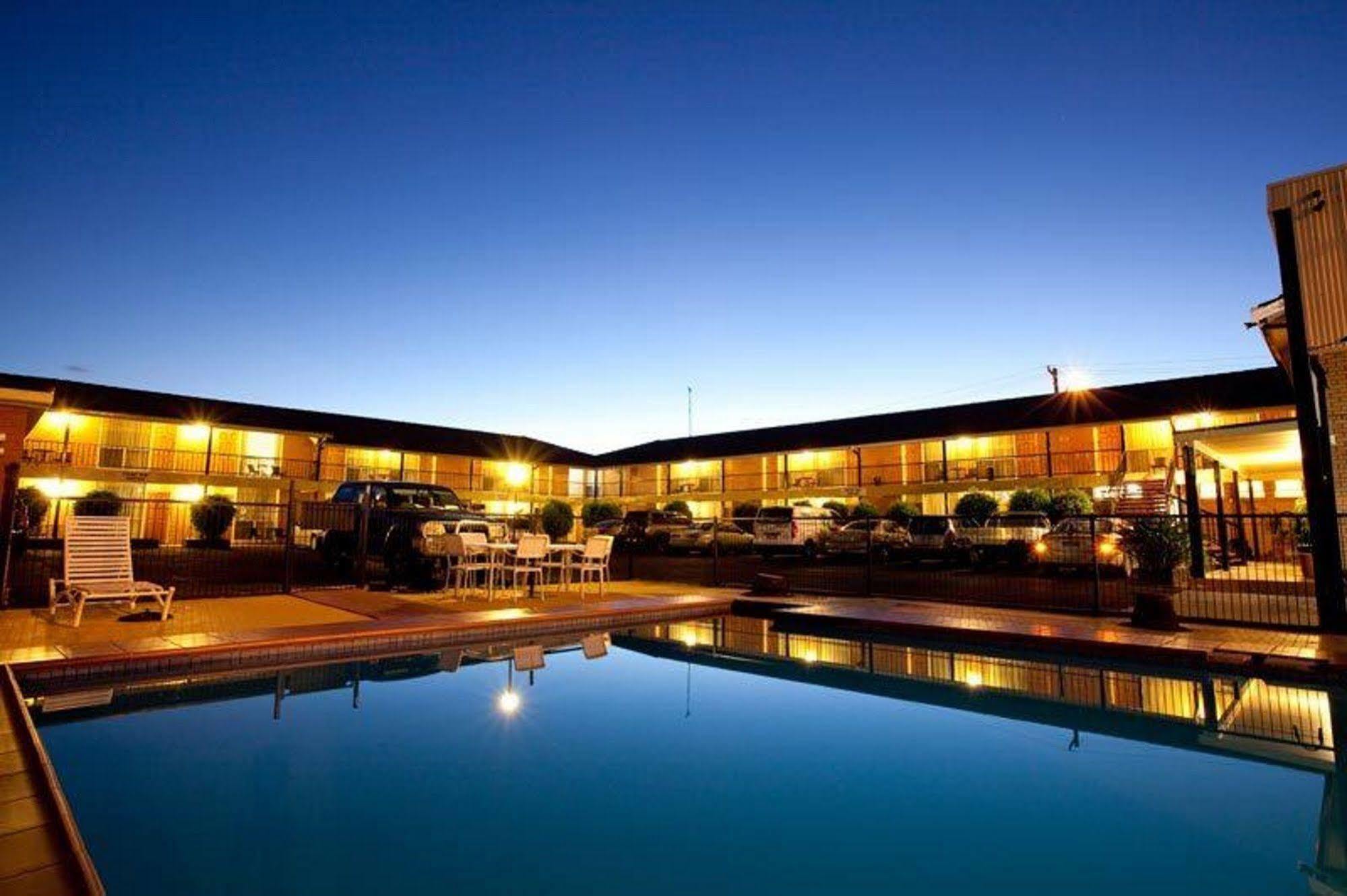 Golden West Motor Inn Dubbo Kültér fotó